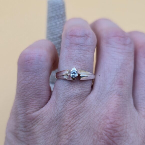 Size 7.75 Sterling Silver Unique Style Cubic Zirconia Gem Ring A4922 - Picture 4 of 9